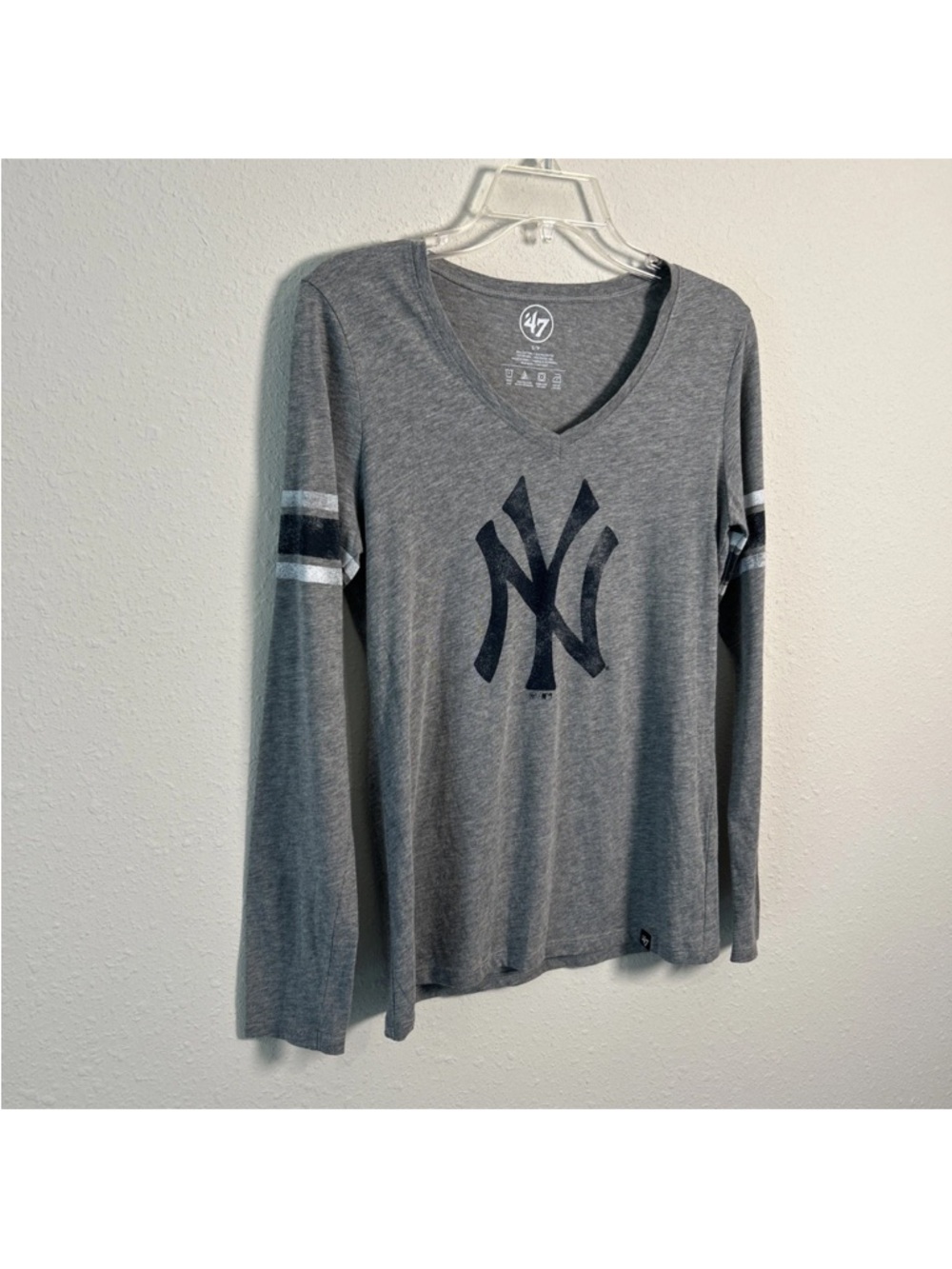 New York Yankees ‘47 Brand Retro V-Neck Long Sleeve Shirt Women’s Small Gray - Picture 7 of 11
